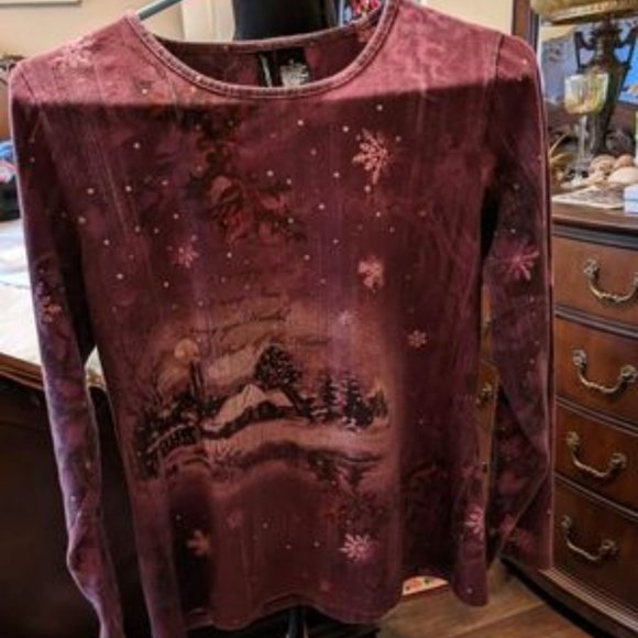 Beautiful Burgundy Long Sleeve Ladies Shirt With Gorgeous Design - Picture 1 of 9